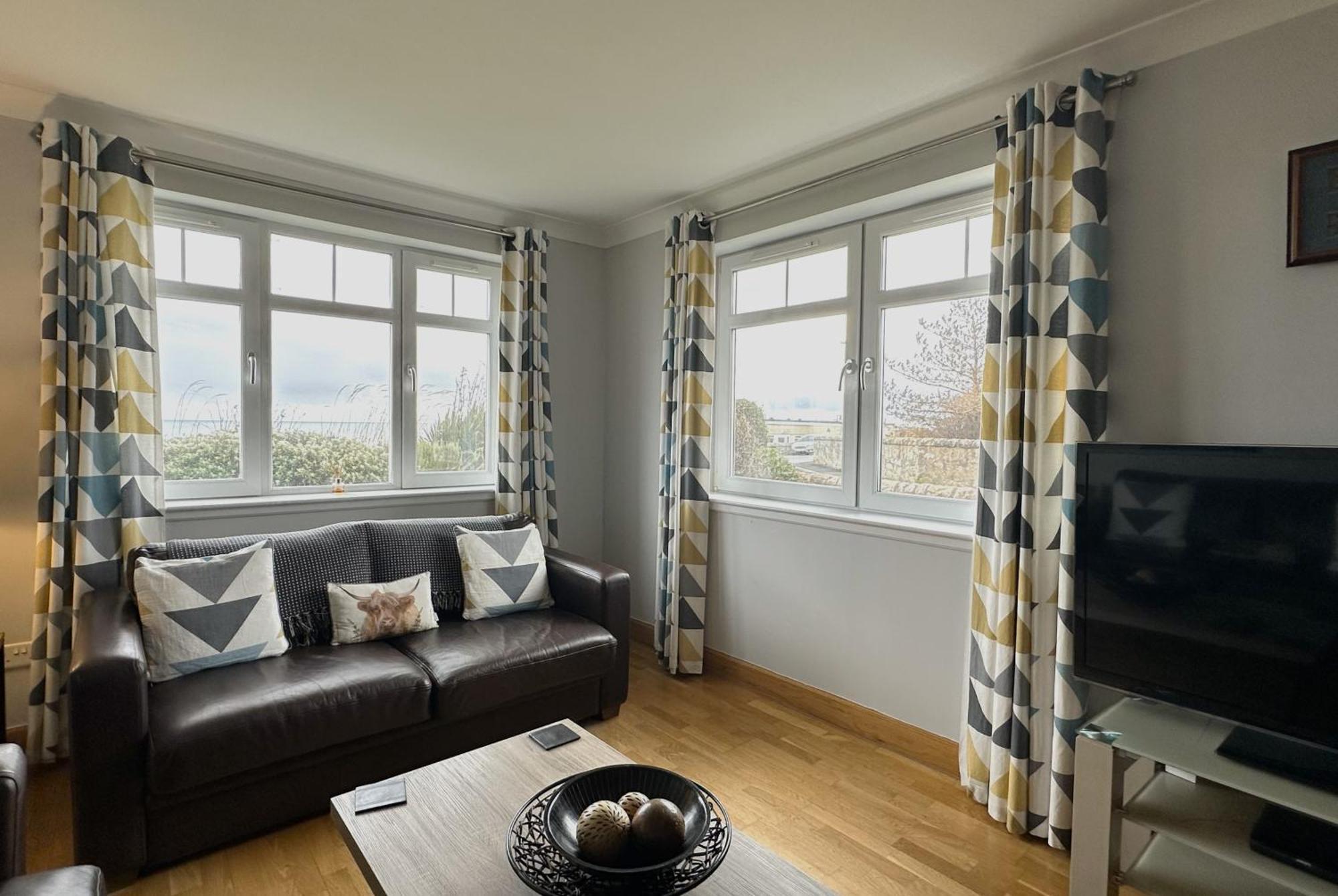 No2 The Links Apartment, Brora Exterior photo