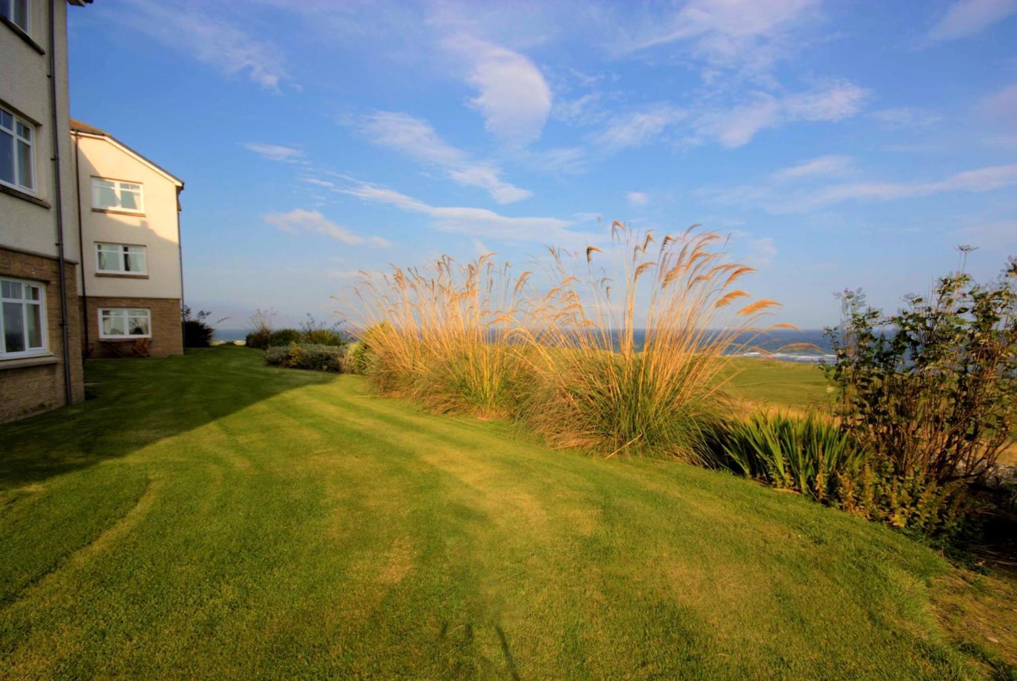 No2 The Links Apartment, Brora Exterior photo